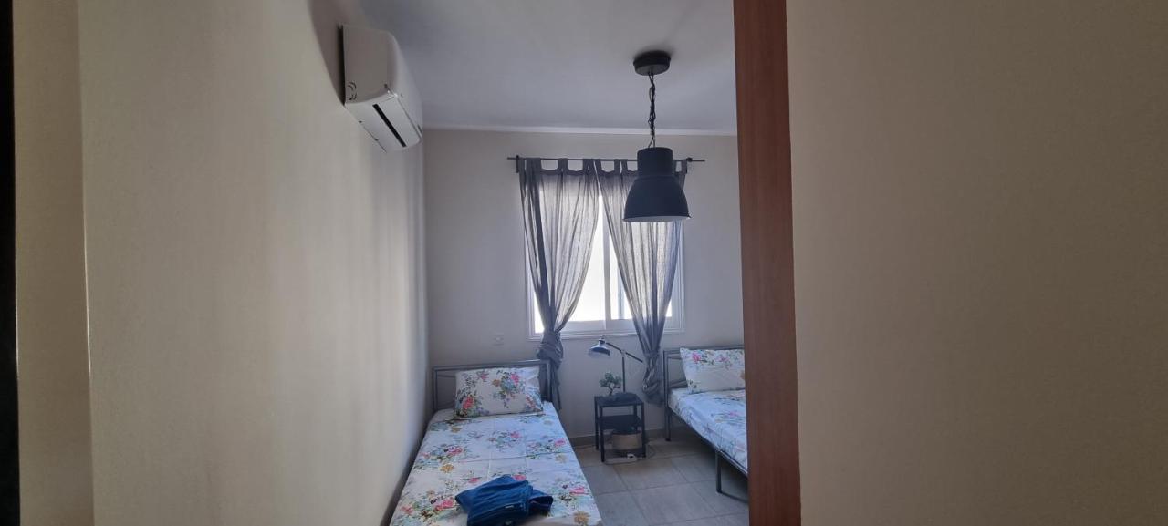 Ancient Paphos - Cozy Place Next To The Sea, Marina, Historical Sites, Buses, Mall, And Market Extérieur photo