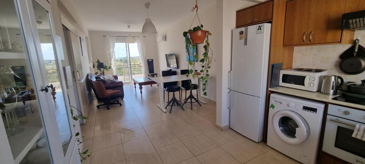 Ancient Paphos - Cozy Place Next To The Sea, Marina, Historical Sites, Buses, Mall, And Market Extérieur photo